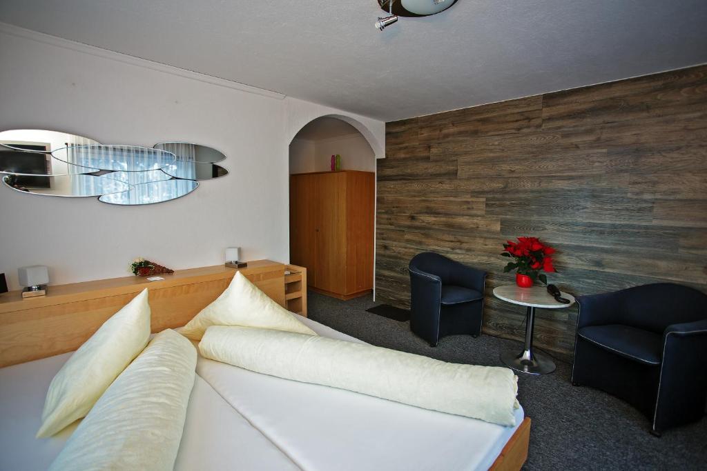 Hotel Eden Grächen Стая снимка